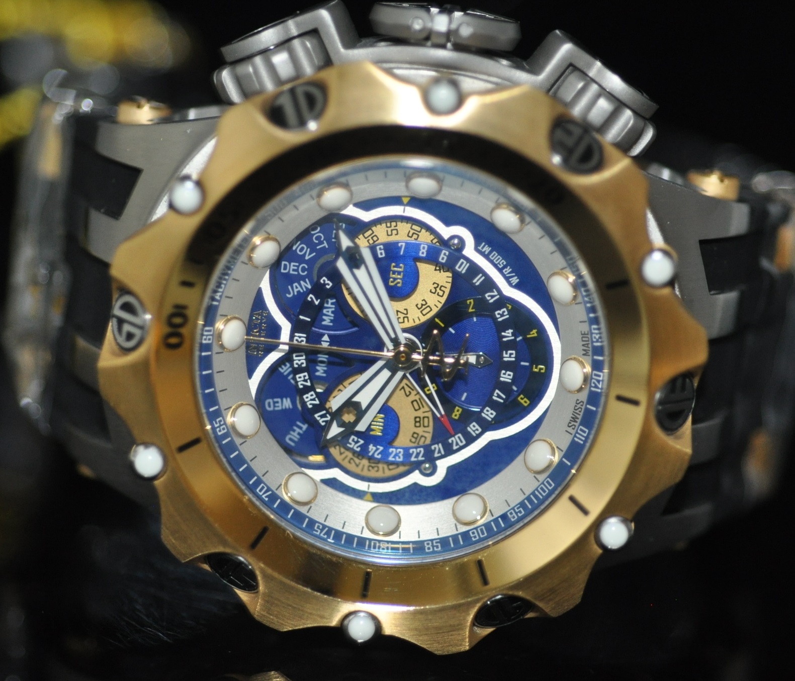 invicta venom hybrid 16808