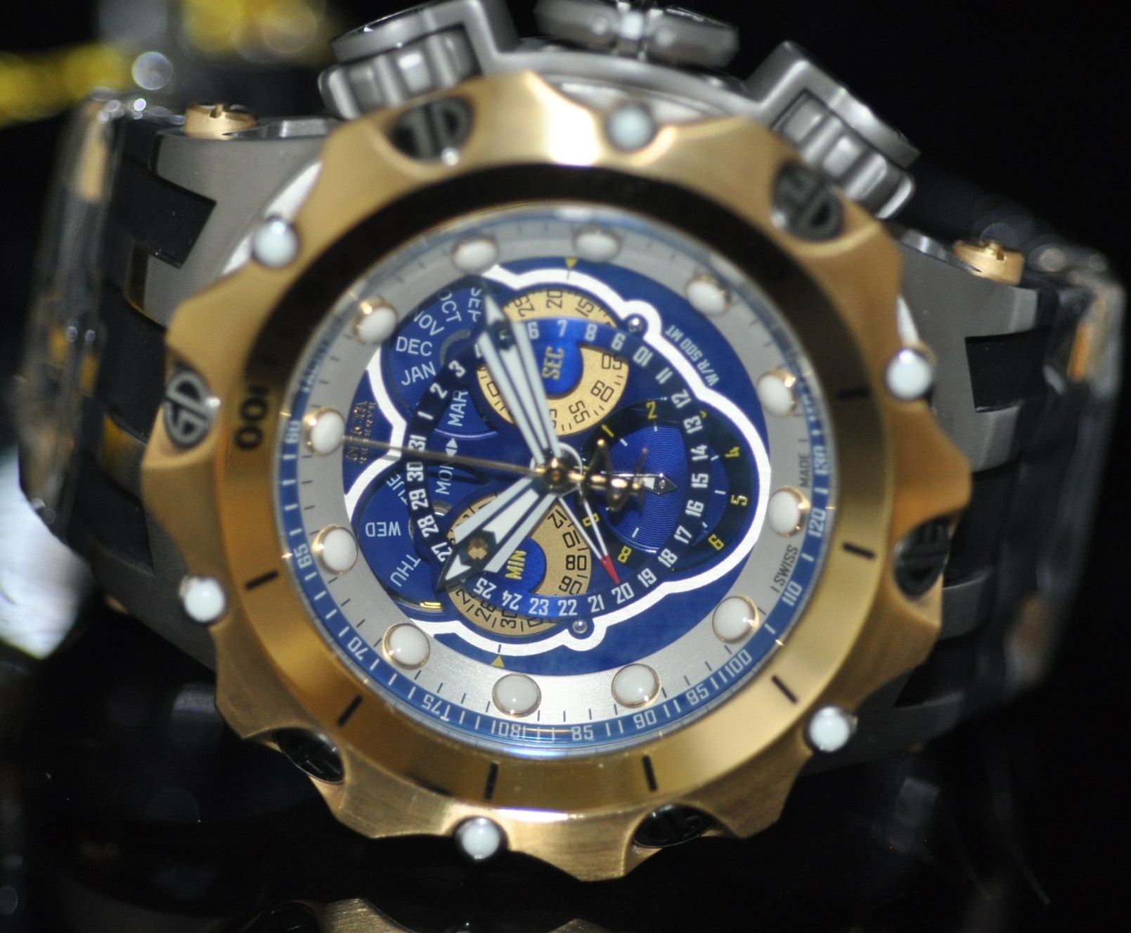 invicta venom hybrid 16808